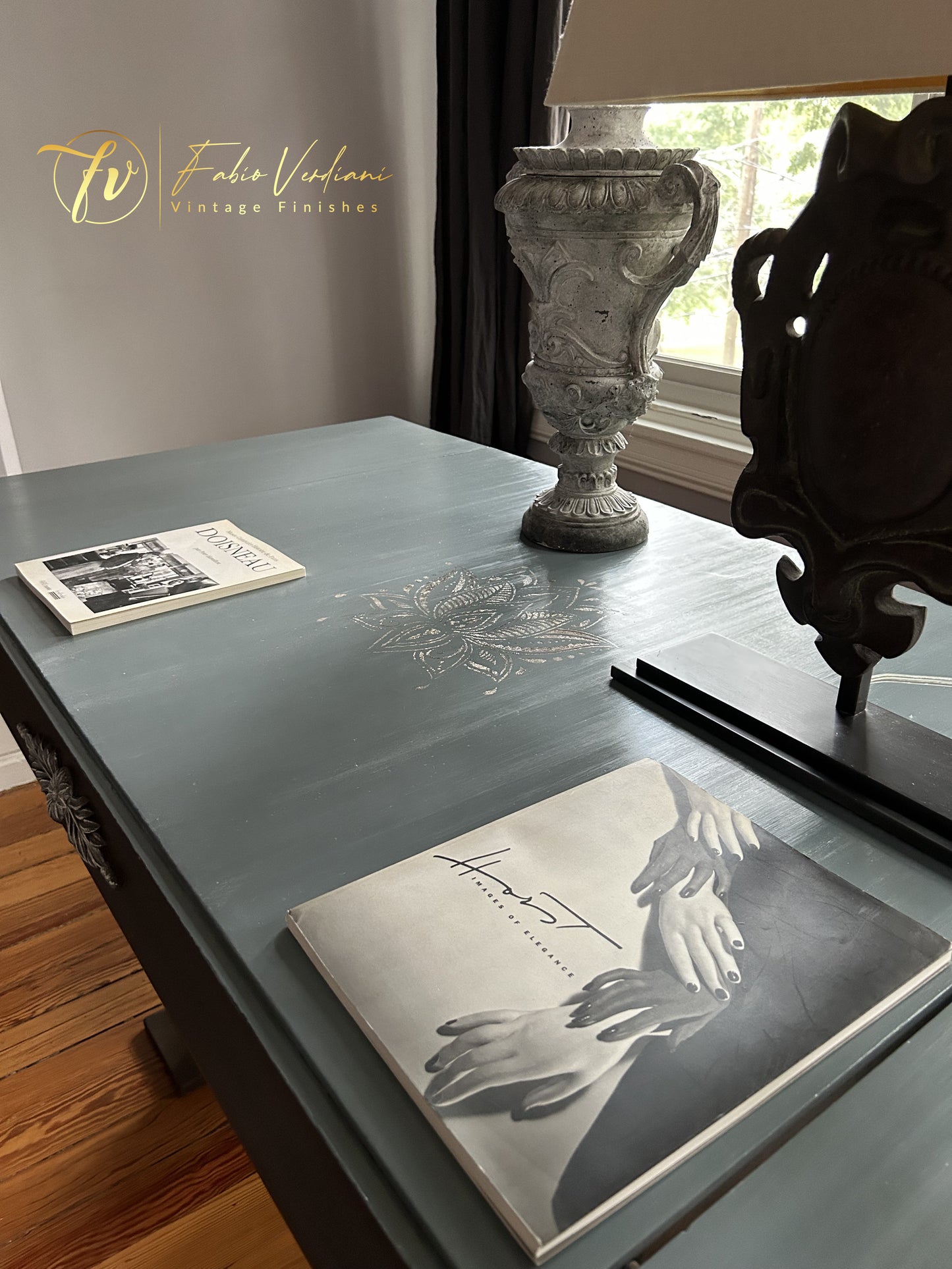 Upstate New York colors for this small extensible table. Top in Annie Sloan Cambrian Blue and base in Pecan Pie Brown - RESERVED NOT FOR SALE.