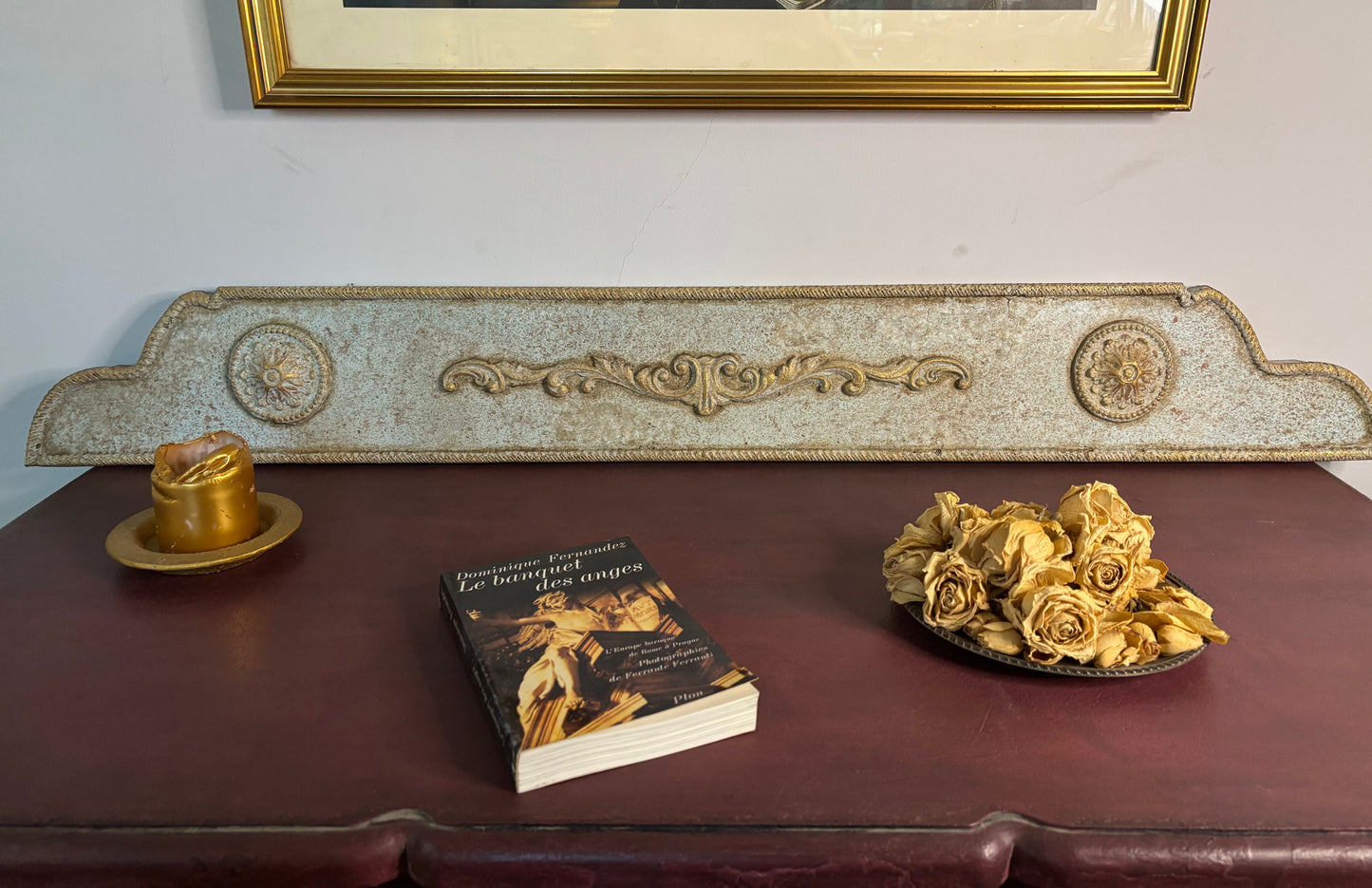 Gustavian Blue decorative accent in Patina Toscana with gold trims