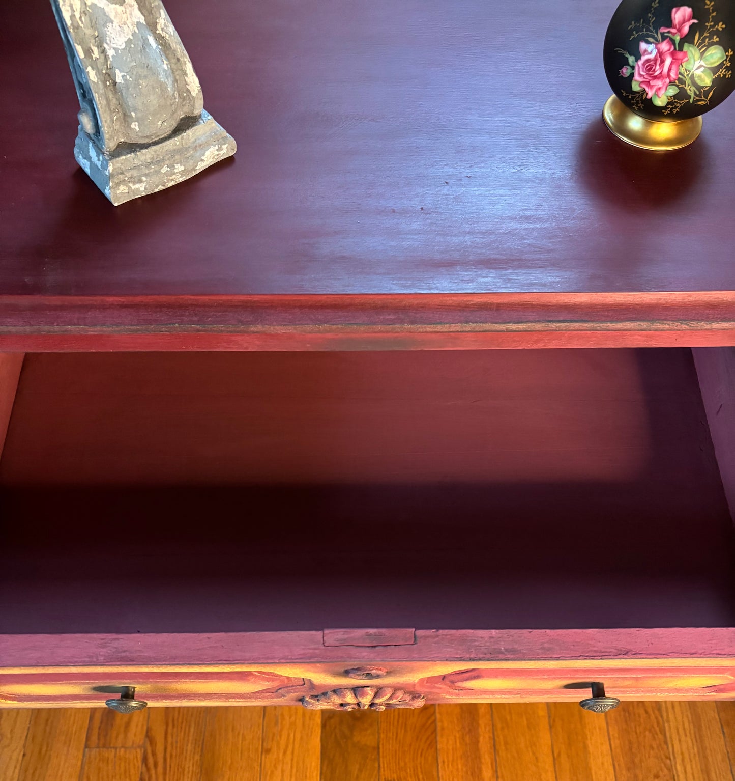 Small vintage cabinet in Burgundy Chalk Paint, dry brushing in Yellow and some shades of Graphite.