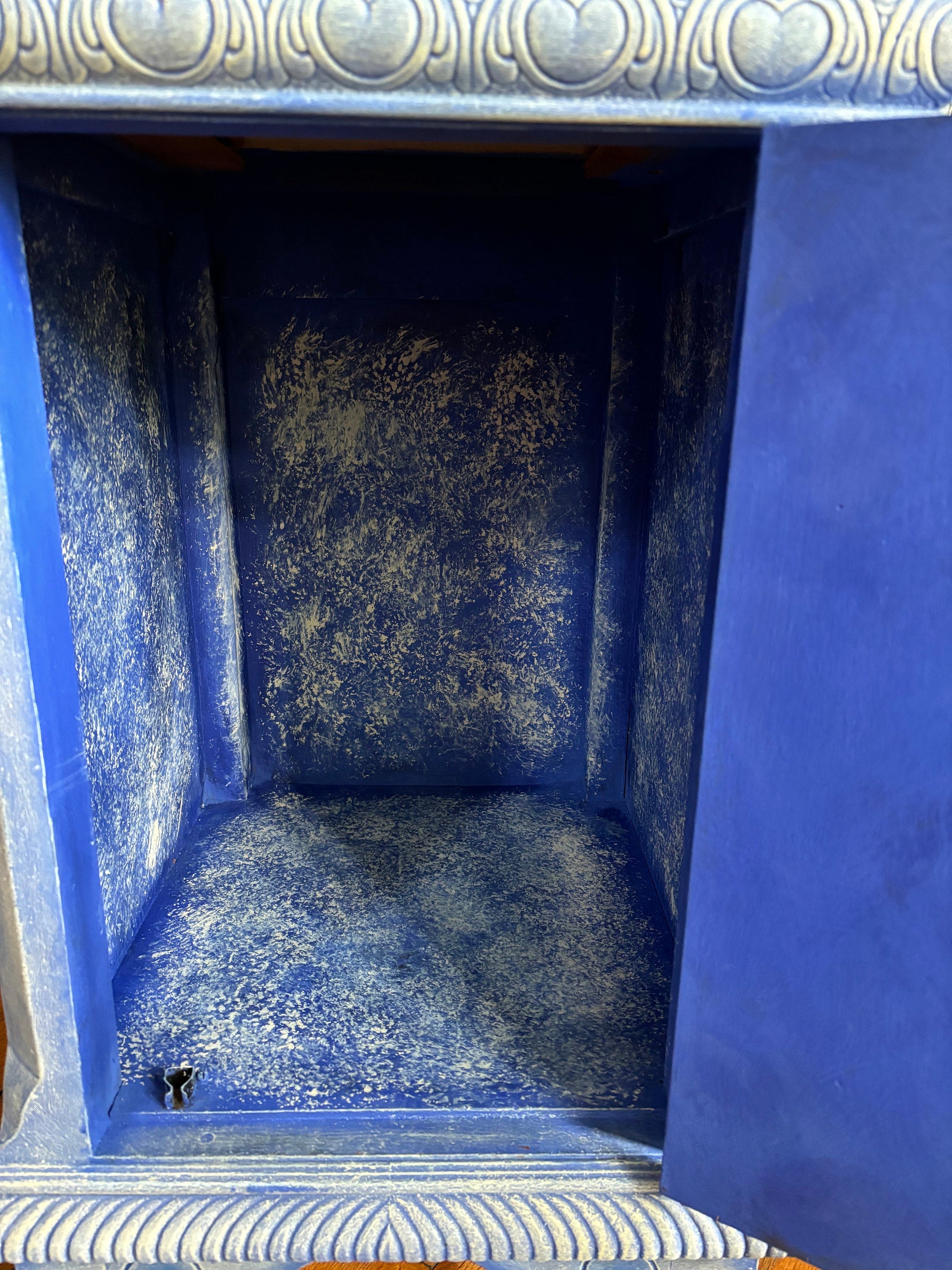 Small Nightstand - Cobalt Blue -  Azulejos Decoupage - thirties style Inside view