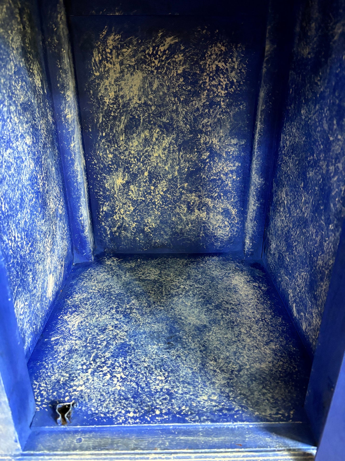 Small Nightstand - Cobalt Blue -  Azulejos Decoupage - thirties style Inside close up