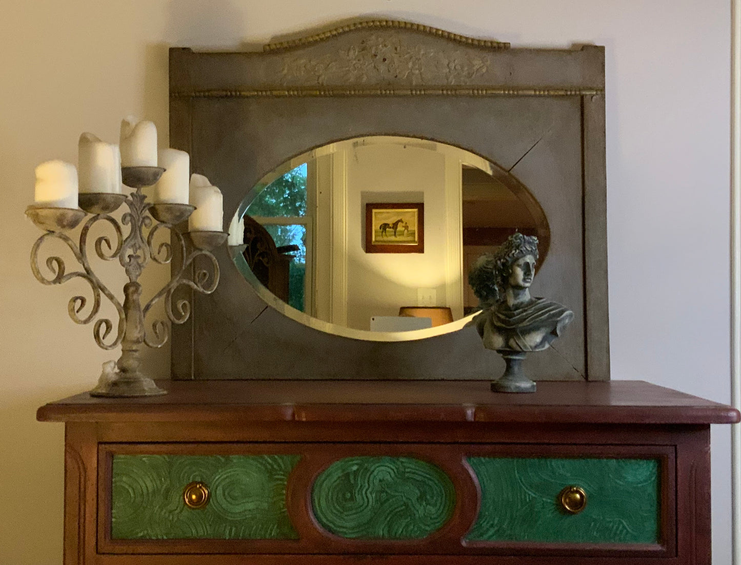 Gustavian Grey oval mirror in Patina Toscana with golden decorative molding