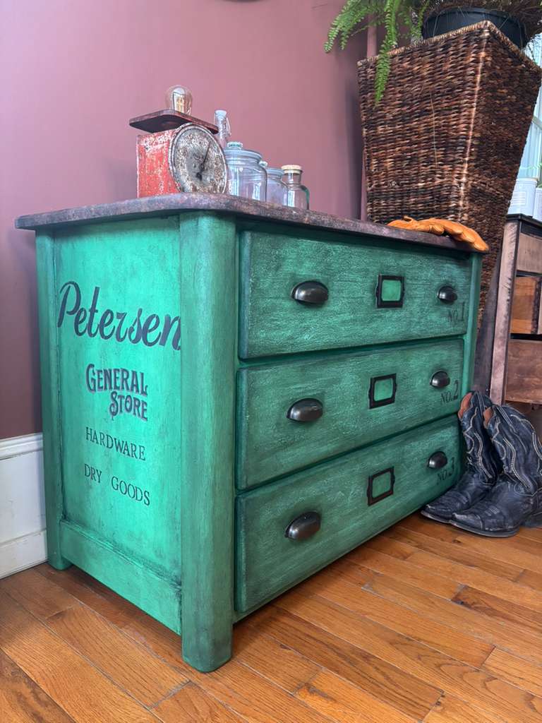 Solid pine chest of drawers - Industrial Look, stenciled typography, worn out effect top