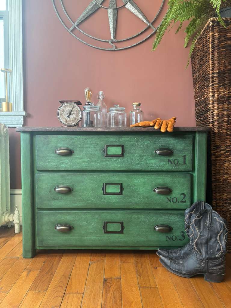 Solid pine chest of drawers - Industrial Look, stenciled typography, worn out effect top