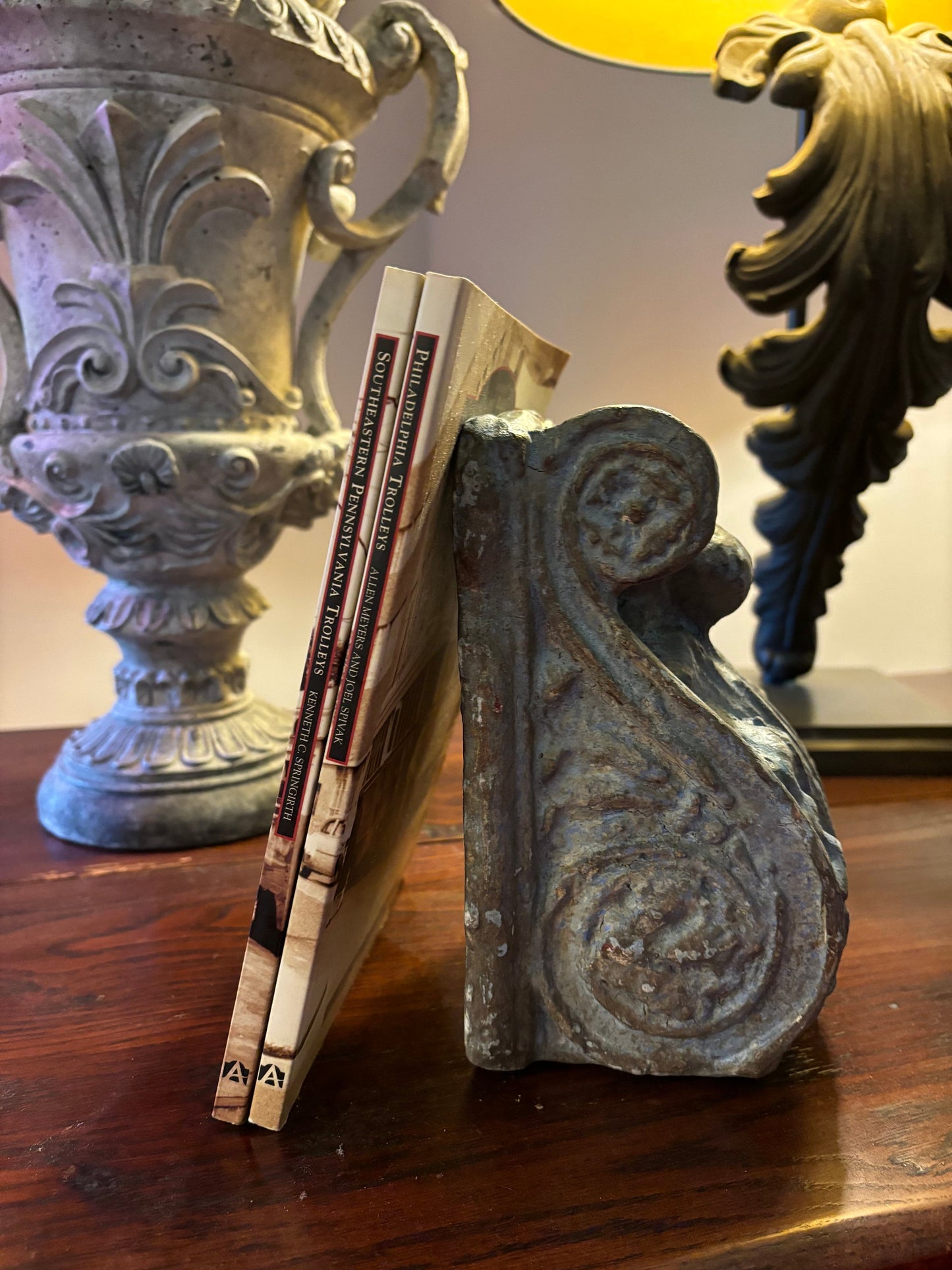 Wood Corbel Bookend, Distressed Patina Provence Blue
